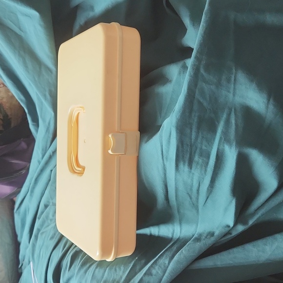 VTG Wilson Mfg 1970s Sewing Box Thread Bobbin Case Holder - Picture 1 of 4